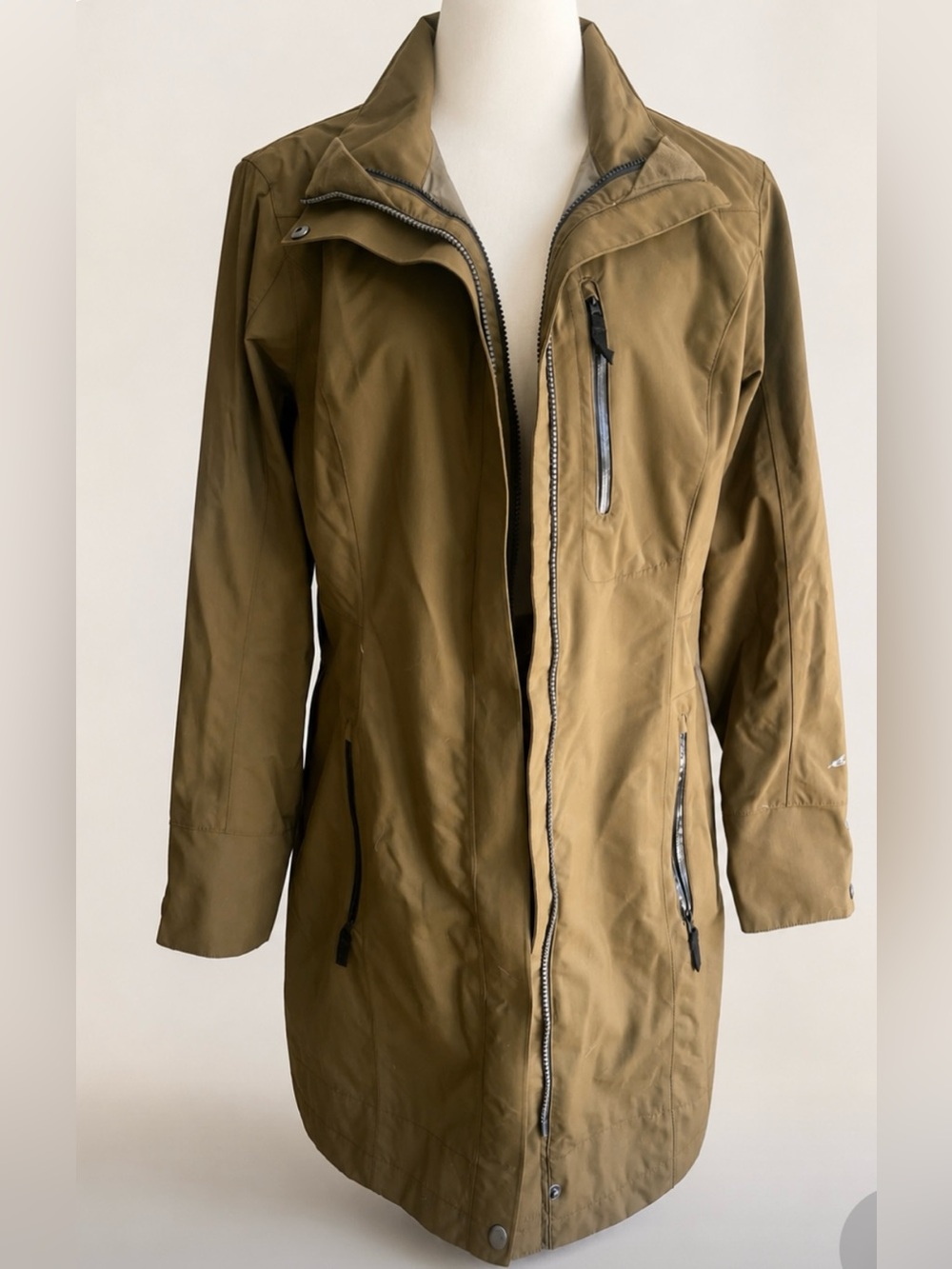 Eddie Bauer women’s WeatherEdge long raincoat/trench, size Medium - Picture 2 of 10